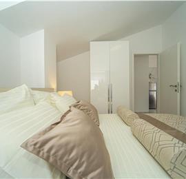 6 Bedroom Beachfront Villa with Heated Pool near Vela Luka on Korcula Island, Sleep 12